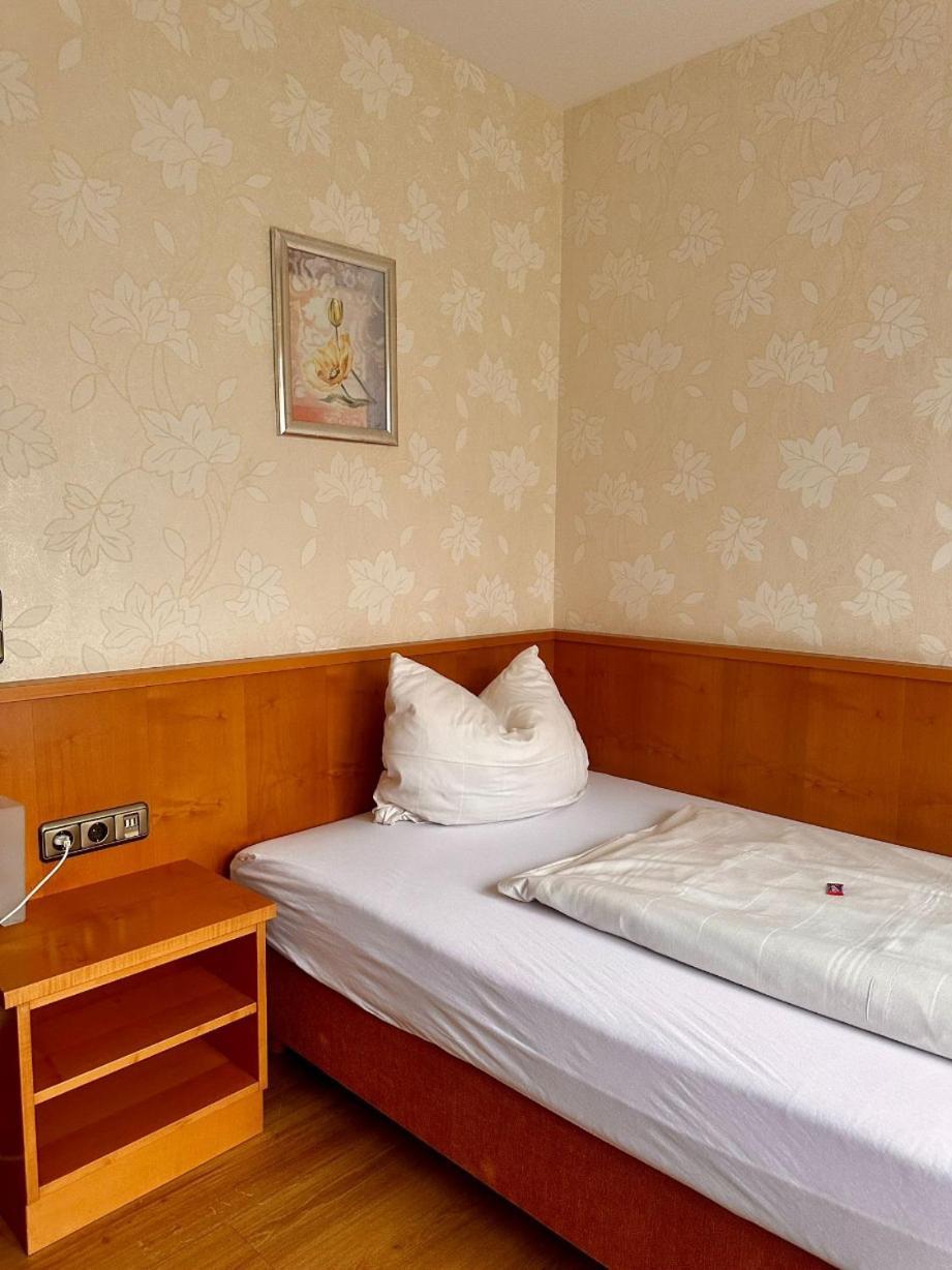 Hotel Tennenloher Hof エルランゲン エクステリア 写真